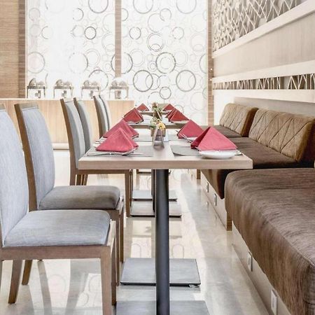 Hotel Grandhika Iskandarsyah Джакарта Екстериор снимка