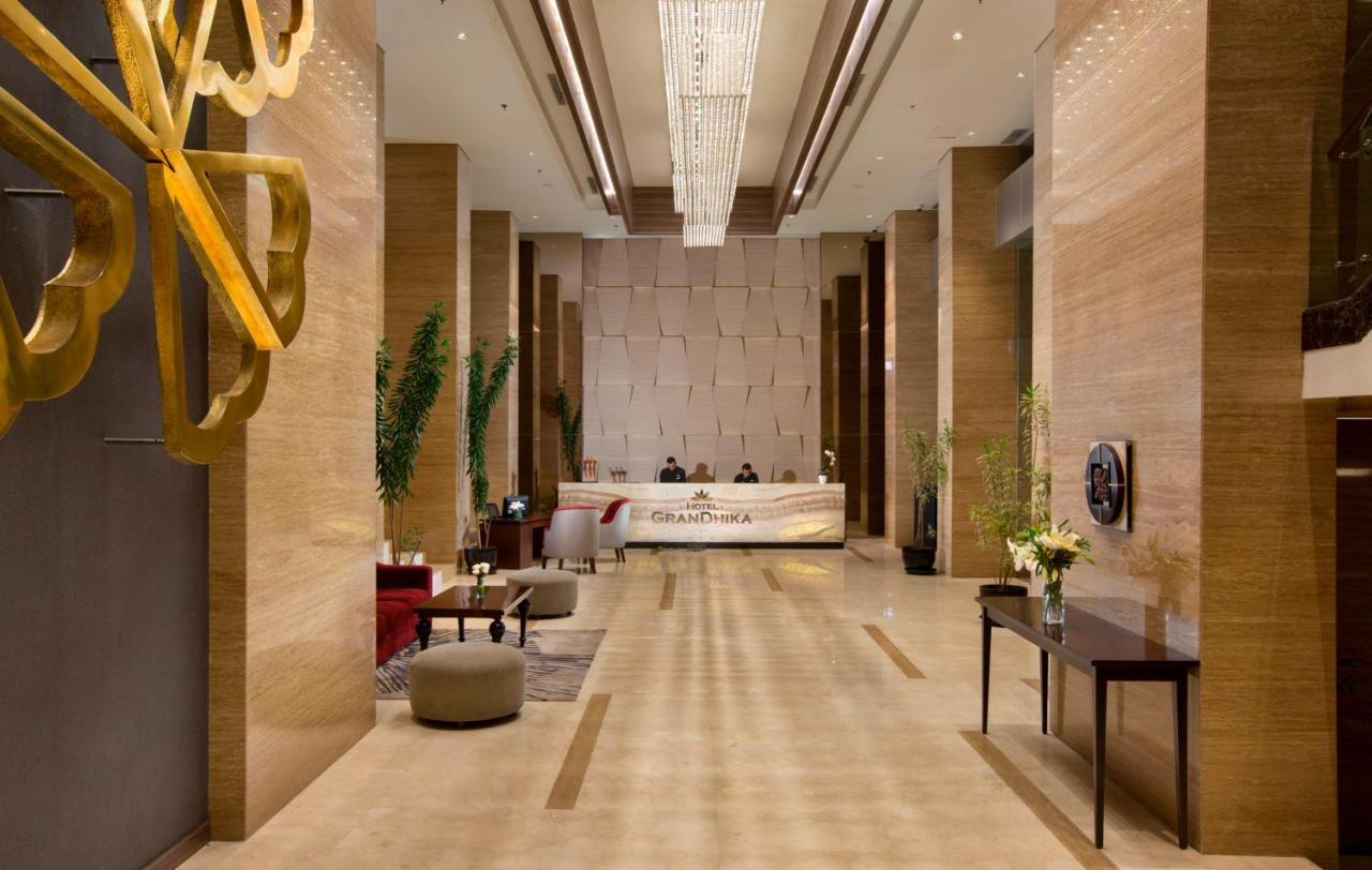 Hotel Grandhika Iskandarsyah Джакарта Екстериор снимка