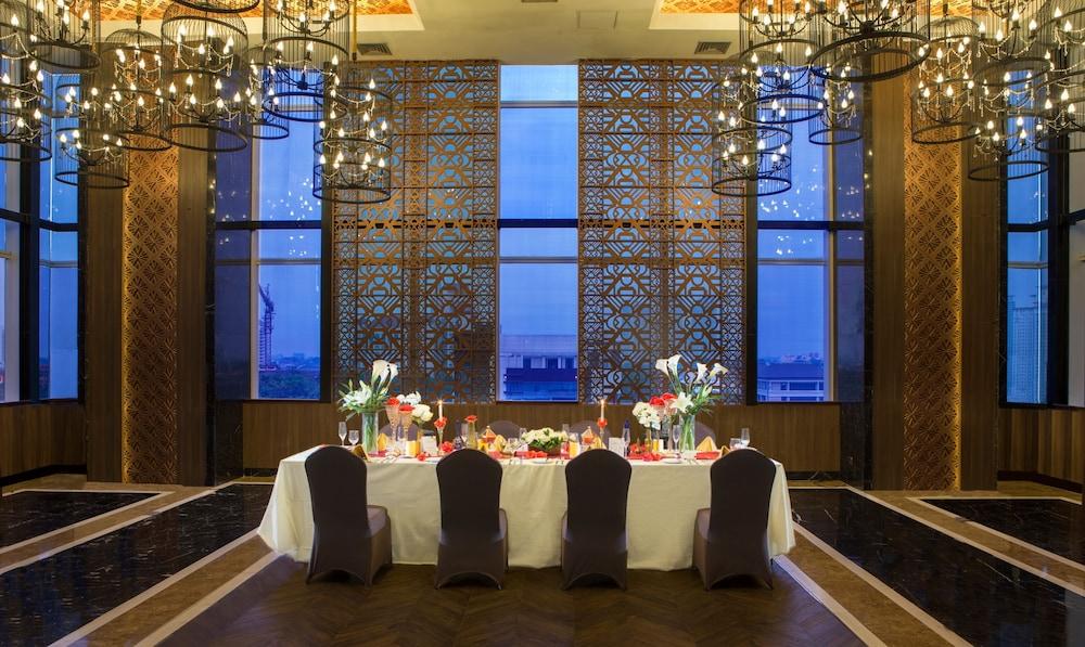 Hotel Grandhika Iskandarsyah Джакарта Екстериор снимка
