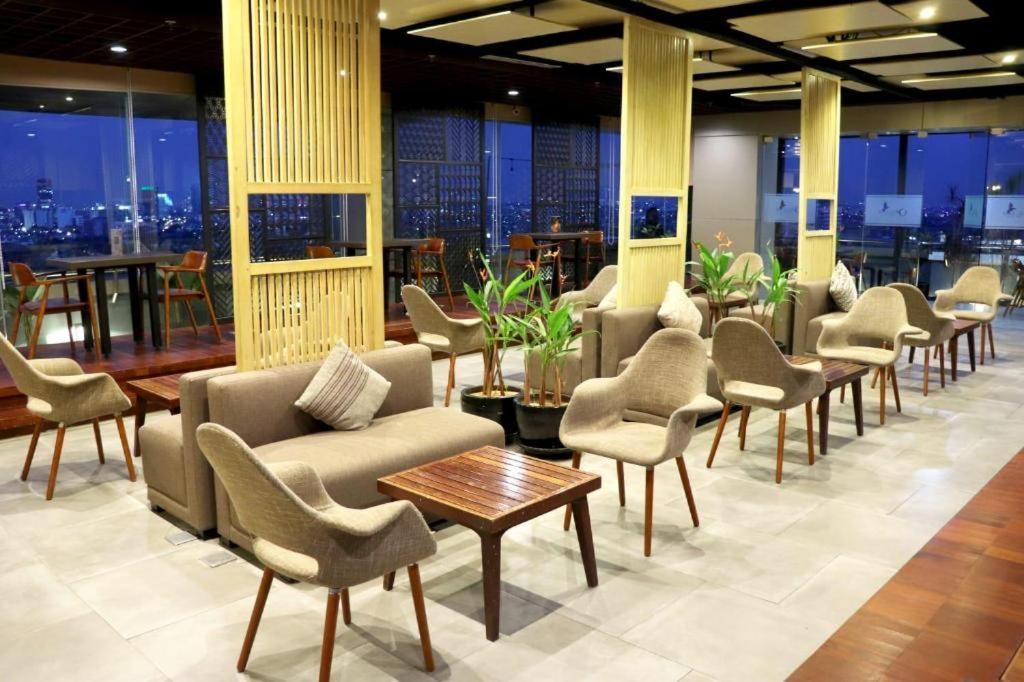 Hotel Grandhika Iskandarsyah Джакарта Екстериор снимка