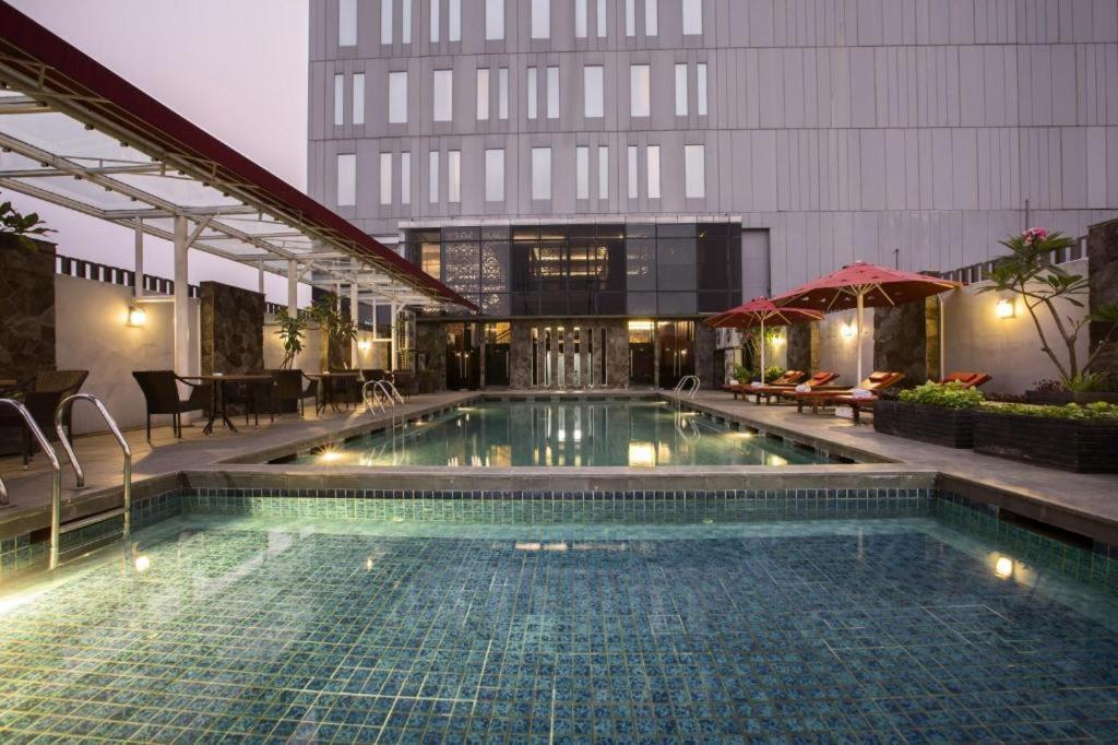 Hotel Grandhika Iskandarsyah Джакарта Екстериор снимка
