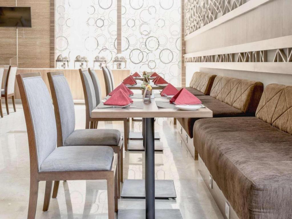 Hotel Grandhika Iskandarsyah Джакарта Екстериор снимка