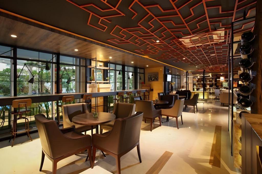Hotel Grandhika Iskandarsyah Джакарта Екстериор снимка