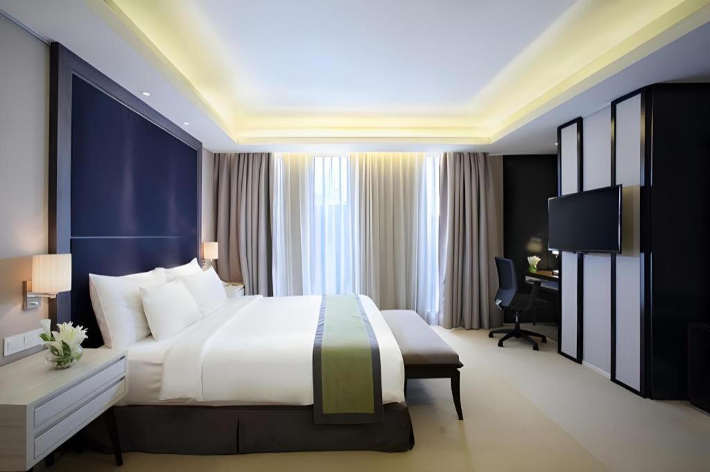Hotel Grandhika Iskandarsyah Джакарта Екстериор снимка