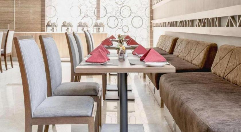 Hotel Grandhika Iskandarsyah Джакарта Екстериор снимка