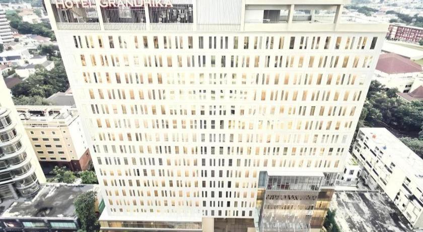 Hotel Grandhika Iskandarsyah Джакарта Екстериор снимка