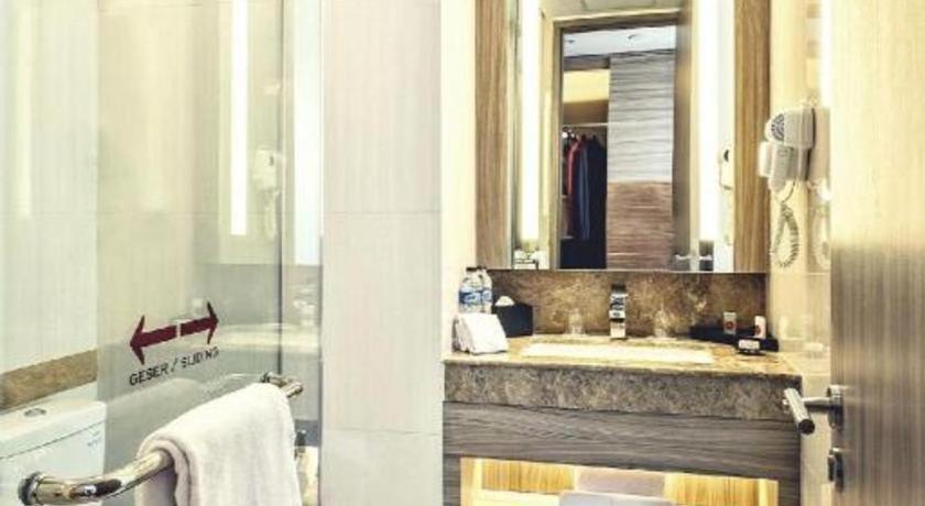 Hotel Grandhika Iskandarsyah Джакарта Екстериор снимка