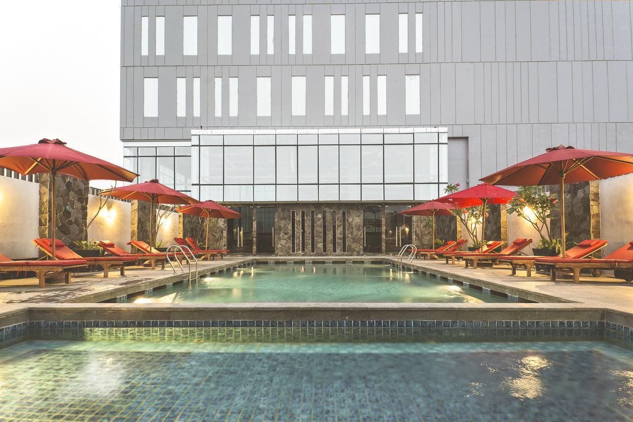 Hotel Grandhika Iskandarsyah Джакарта Екстериор снимка