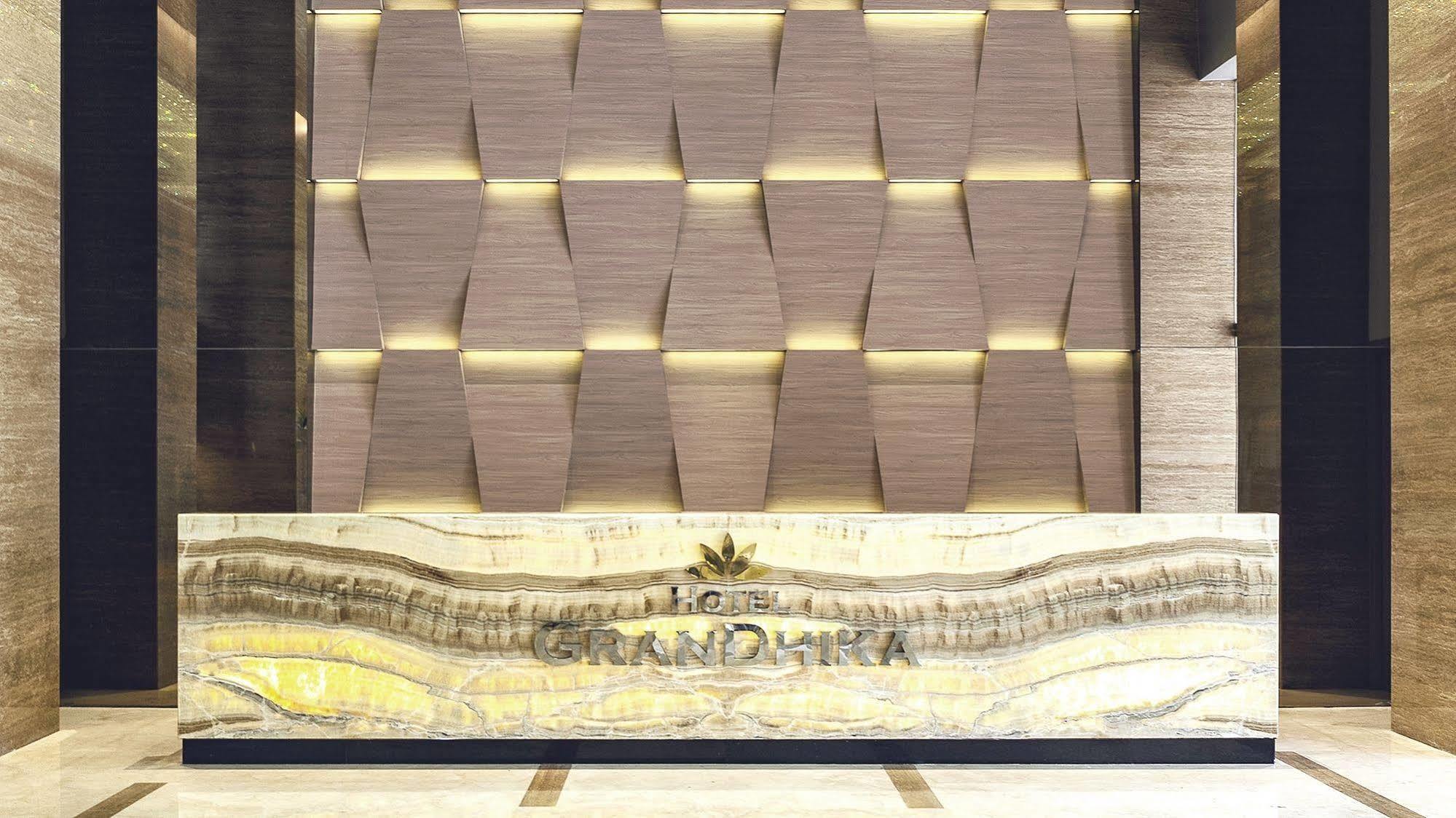 Hotel Grandhika Iskandarsyah Джакарта Екстериор снимка