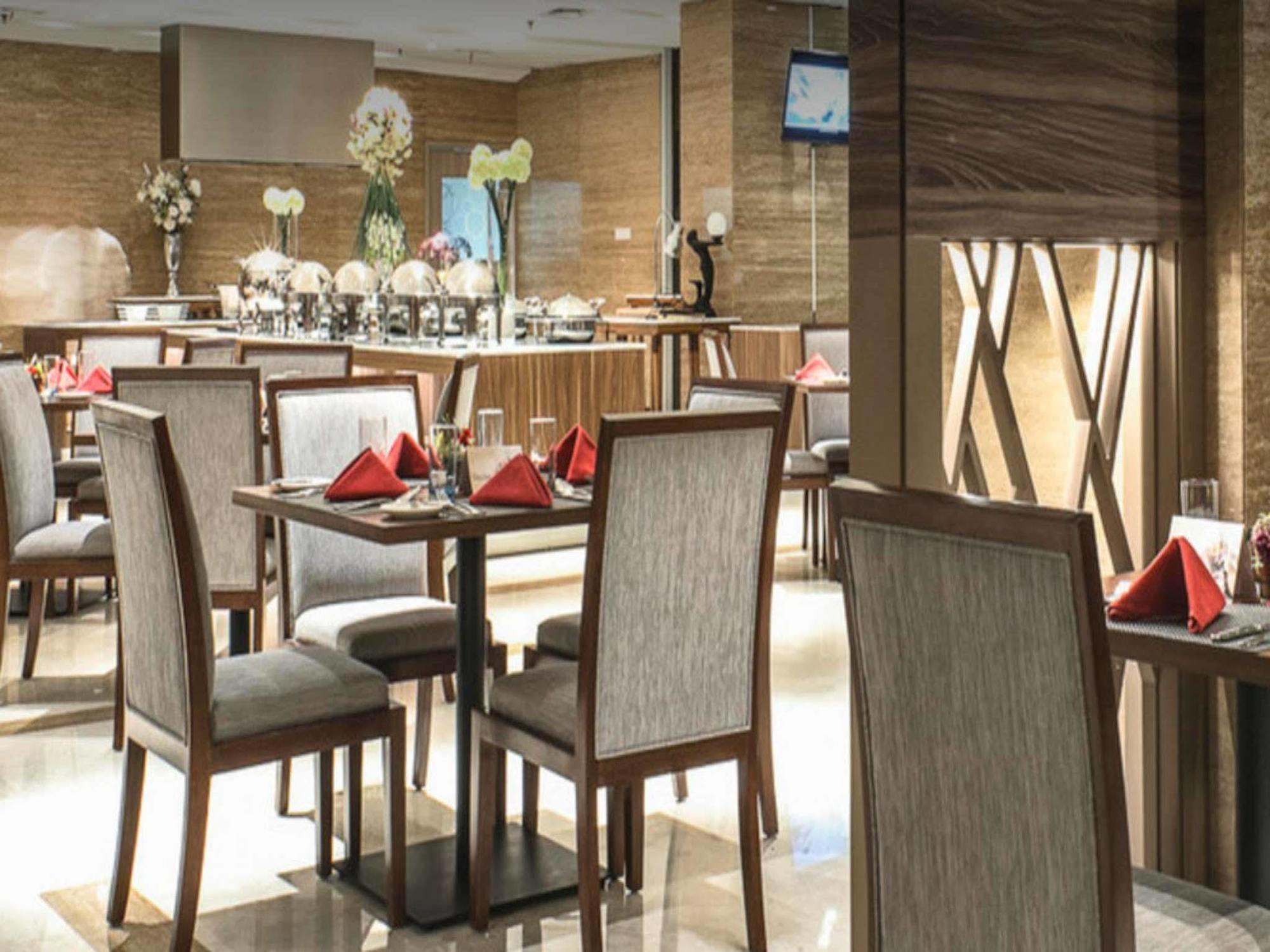 Hotel Grandhika Iskandarsyah Джакарта Екстериор снимка