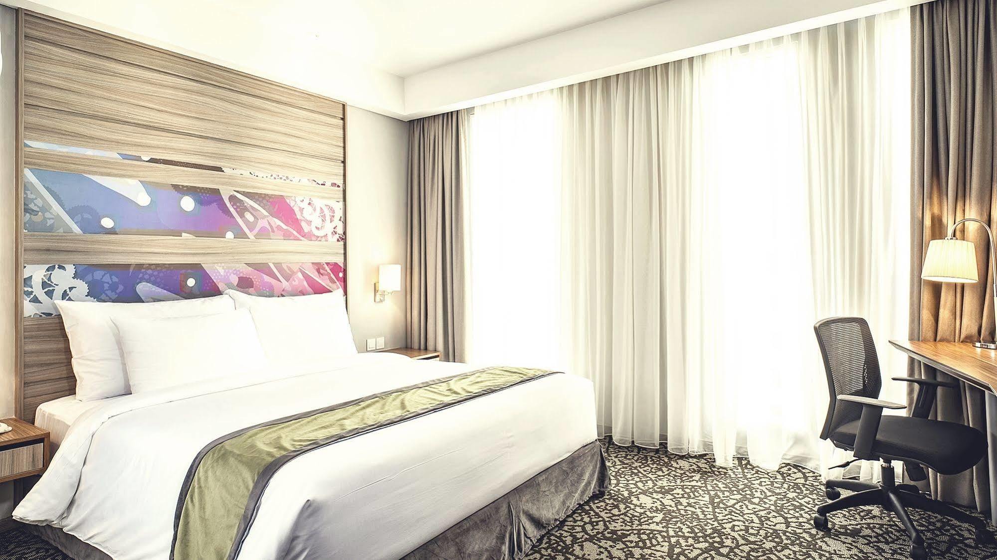 Hotel Grandhika Iskandarsyah Джакарта Екстериор снимка