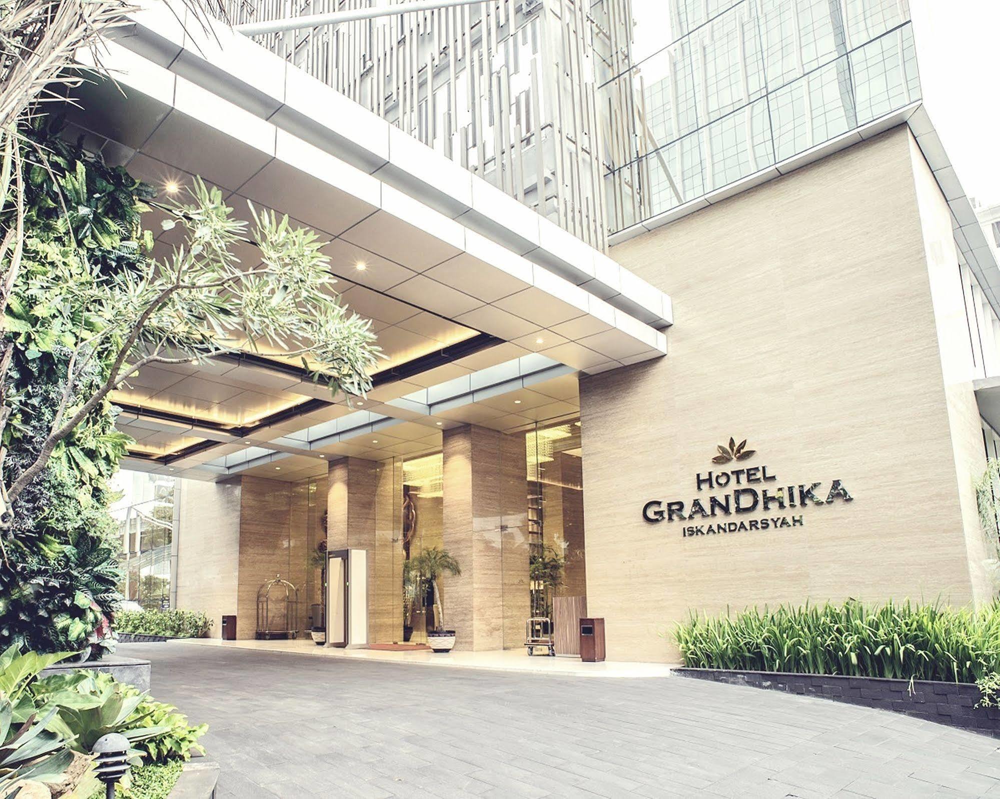 Hotel Grandhika Iskandarsyah Джакарта Екстериор снимка